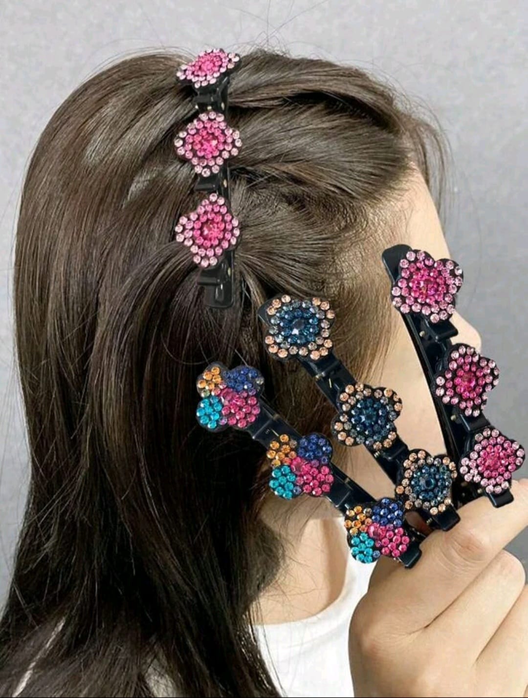 Pinzas de flores brillantes